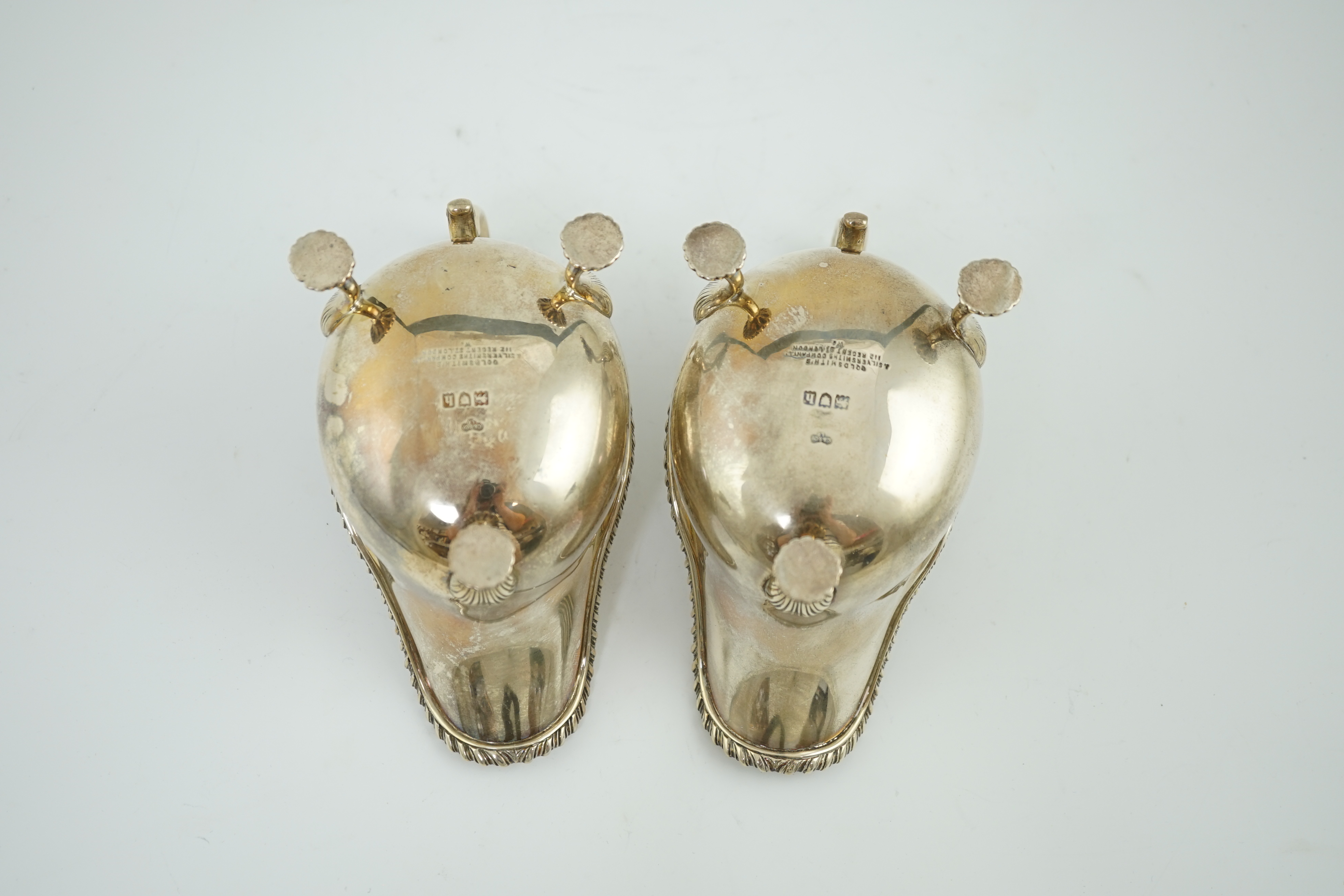 A pair of Edwardian silver sauce boats, by Goldsmiths & Silversmiths Co Ltd